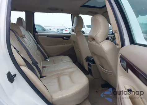 2004 Volvo V70 2.4 z USA, uszkodzony, nr VIN YV1SW61T442409674